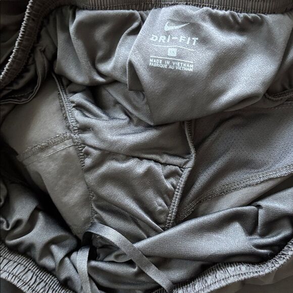 NIKE Black Lined Athletic Shorts size 1x - Picture 5 of 5